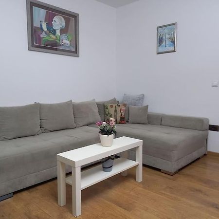 2Br Airport Accommodation W/Free Private Parking Ledine Экстерьер фото